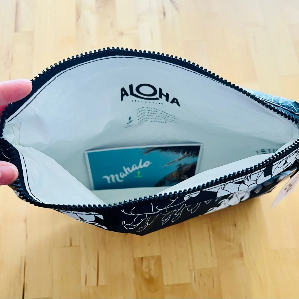 ALOHA Collection 🌺 Black and White Mid Size Travel Pouch - Puakenikeni - Picture 6 of 9